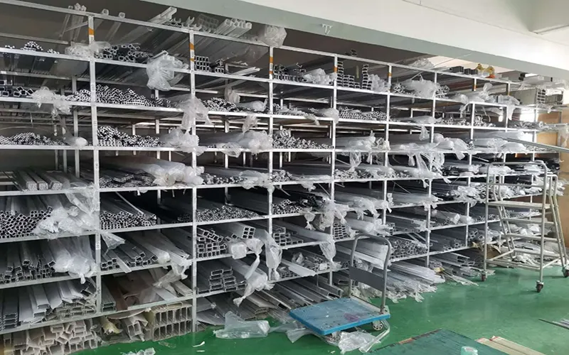 LED aluminiumsprofil leverandører Kina fabrik produktionslinje viser ekstrudering og anodiseringsproces