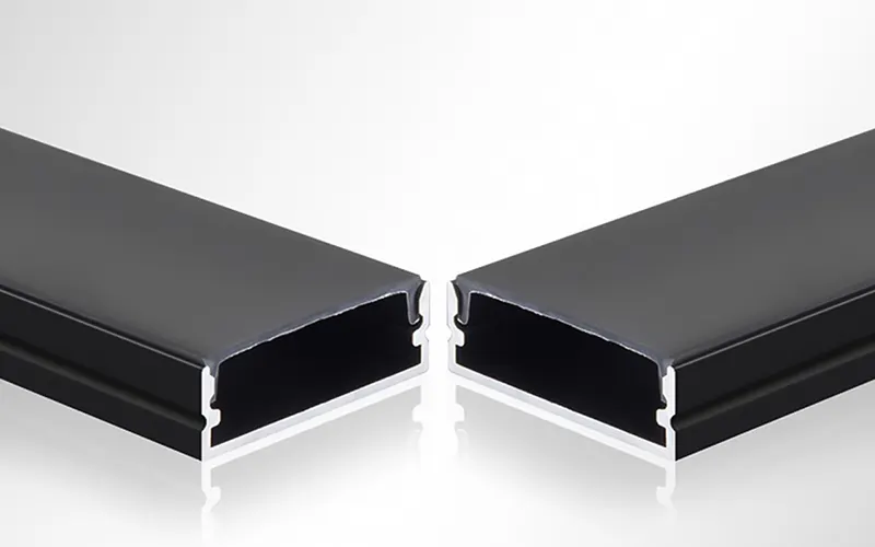 LED-Aluminiumprofil-Produktanzeige zur Demonstration der Helligkeit von LED-Bändern und der Lichtdurchlässigkeit von Diffusoren