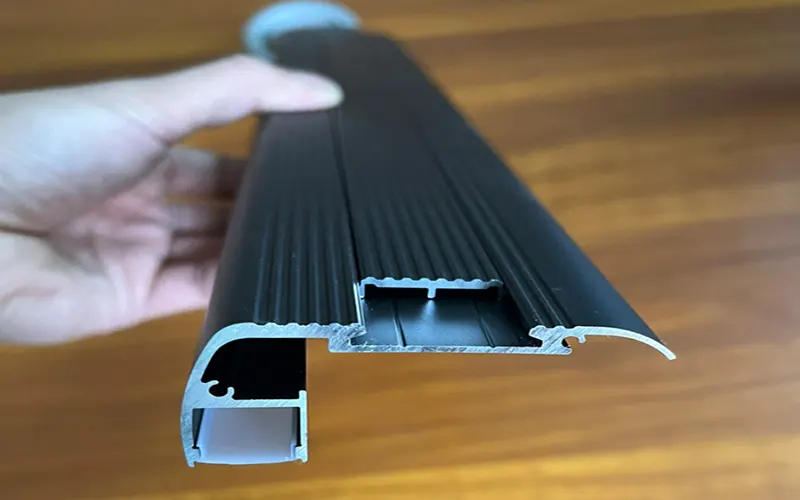 LED Stair-Tread Aluminum Profile for Step Lighting with Anti-Slip Design