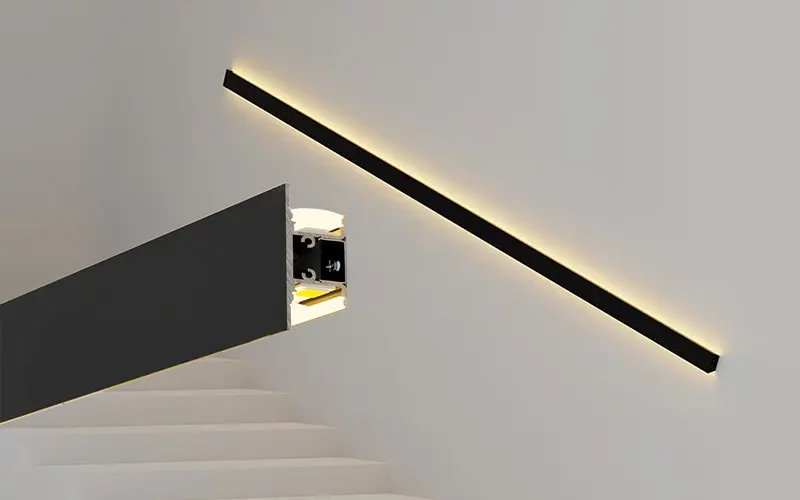 Instalación de un perfil LED negro para barandilla destinado a la iluminación arquitectónica moderna