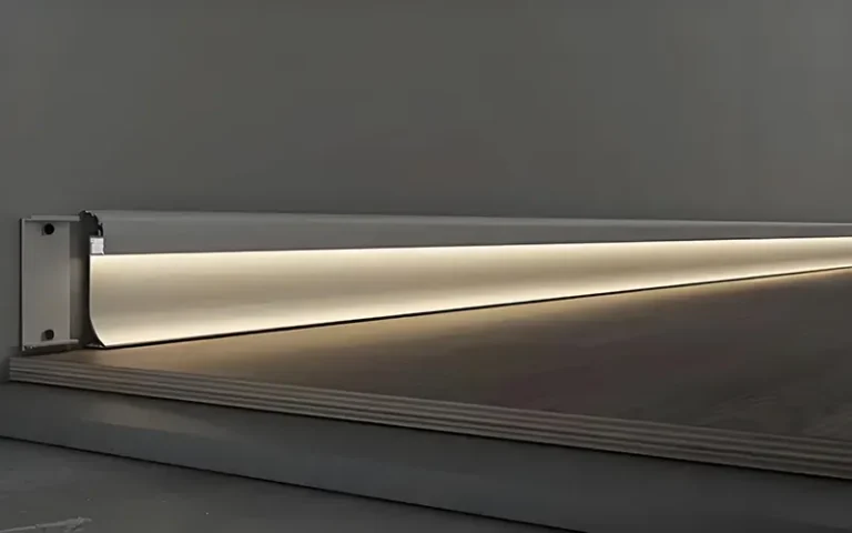 Kickboard LED-Profil – Lichteffekt für Küchenschränke